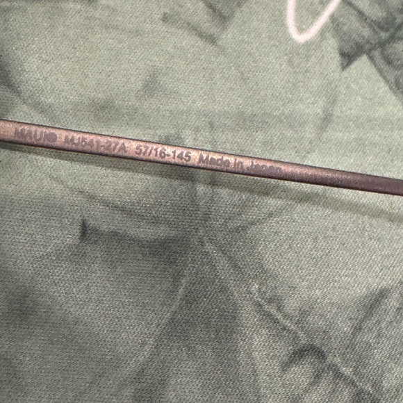 Maui Jim Polarized “Beaches” Aviator Sunglasses in Titanium - Picture 7 of 7